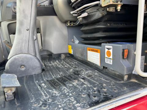 Takeuchi TB 295 W V4 – Detailaufnahme Kabine (Bild 6)