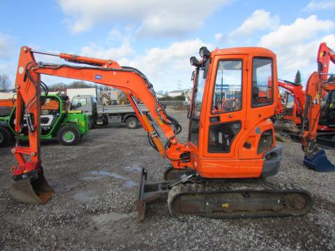 Kubota U 35-3 alpha 3  – Frontansicht (Bild 1)