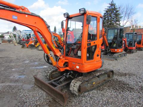 Kubota U 35-3 alpha 3  – Seitenansicht links (Bild 2)