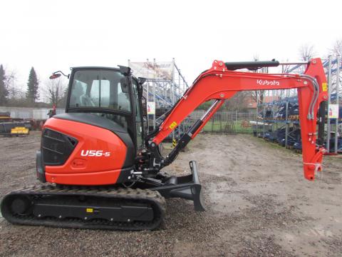 Kubota U 56-5 HI – Frontansicht (Bild 1)