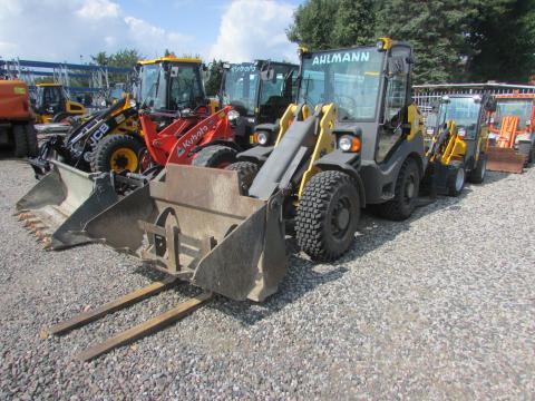 Ahlmann / Mecalac AX 70  – Seitenansicht rechts (Bild 3)