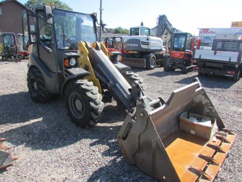 Ahlmann AX 850 – Seitenansicht links (Bild 2)