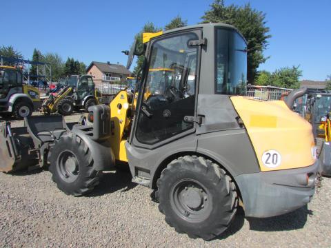 Ahlmann AX 850 – Innenraum (Bild 5)