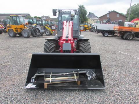 Weidemann 2080 T / RL 40 Teleskopradlader  – Seitenansicht rechts (Bild 3)