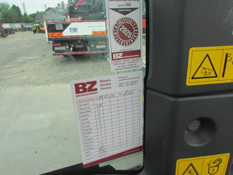 Kubota KX 037-4 HI – Seitenansicht rechts (Bild 15)
