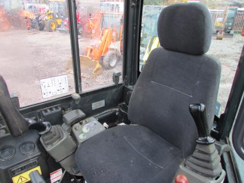 Yanmar Vio 25-4 IMG_9858 0e56e1