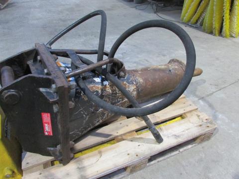 Bobcat / Montabert HB 1180 Hydraulikhammer IMG_0186 c229a9