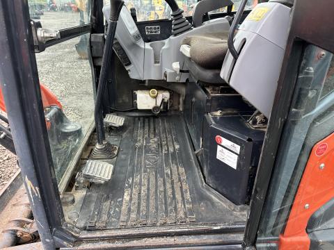 Kubota U 27-4 Kubota_U27_2400h_08 2249cd