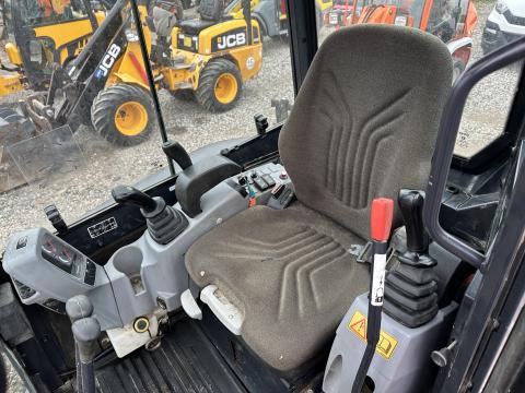 Kubota U 27-4 Kubota_U27_2400h_09 648b3d