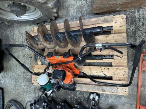 Hitachi DA 300 E Zwei Mann Erdbohrgerät Hitachi_Erdbohrgerät_01 3c6452