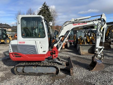 Takeuchi TB 228 IMG_0485 8e8b79