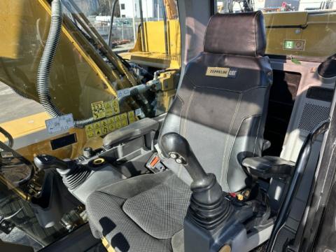 Caterpillar 320 Next Generation IMG_0708 cd92b8