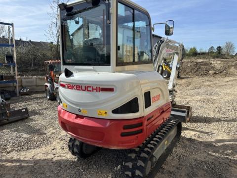 Takeuchi TB 230 V3 IMG_1235 b52375