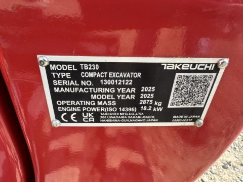 Takeuchi TB 230 V3 IMG_1237 394e11