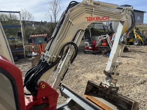 Takeuchi TB 230 V3 IMG_1246 d1512e