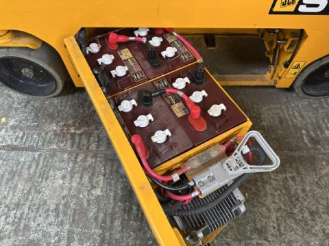 JCB S 1930 Elektro Scheren Arbeitsbühne IMG_1380 9c5fbd