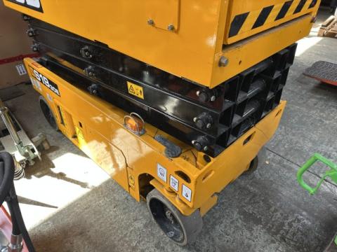 JCB S 1930 Elektro Scheren Arbeitsbühne IMG_1383 a70aee