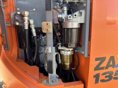 Hitachi ZX 135 US-5B IMG_1809 970054