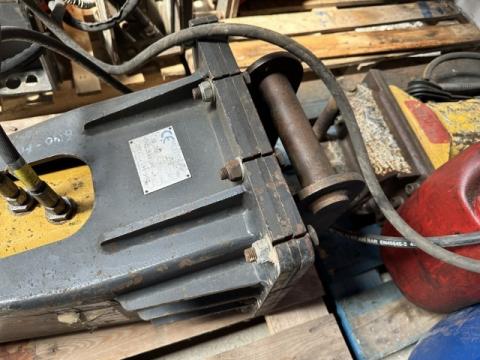 Mustang SB 300 Hydraulikhammer IMG_2059 b9effa