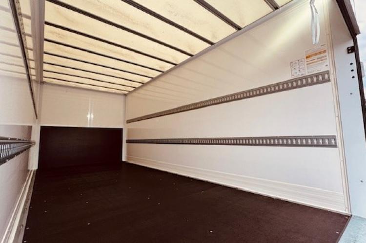 Fuso Canter 7 C 18 Koffer und Ladebordwand 1000 kg Vorführwagen Fuso_7C18_Koffer_LBW_1000kg_06 a2b2bf