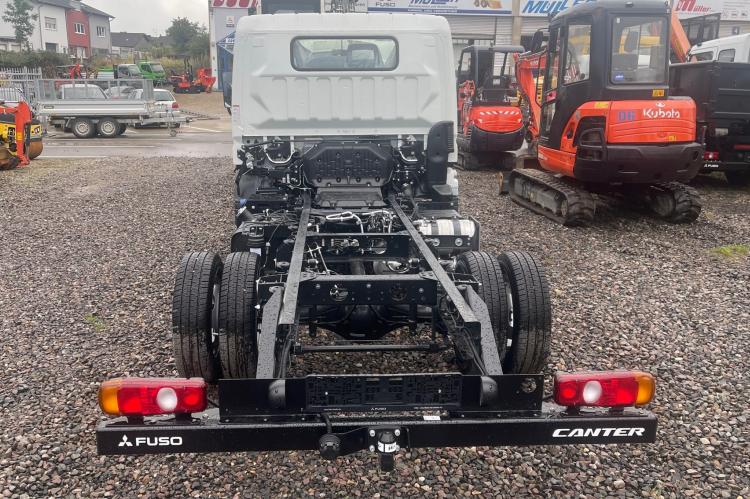 Fuso 3 C 15 Fahrgestell Fuso_3C15_AMT_2800mm_05 1404ad
