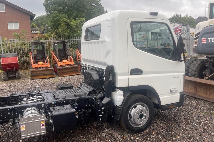 Fuso 3 C 15 Fahrgestell Fuso_3C15_AMT_2800mm_07 c11615