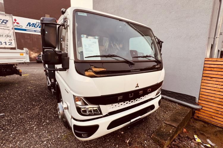 Fuso 7 C 15 mit Scattolini 3-Seitenkipper Fuso_7C15_Kipper_neu_Scattolini_01 a6d95a