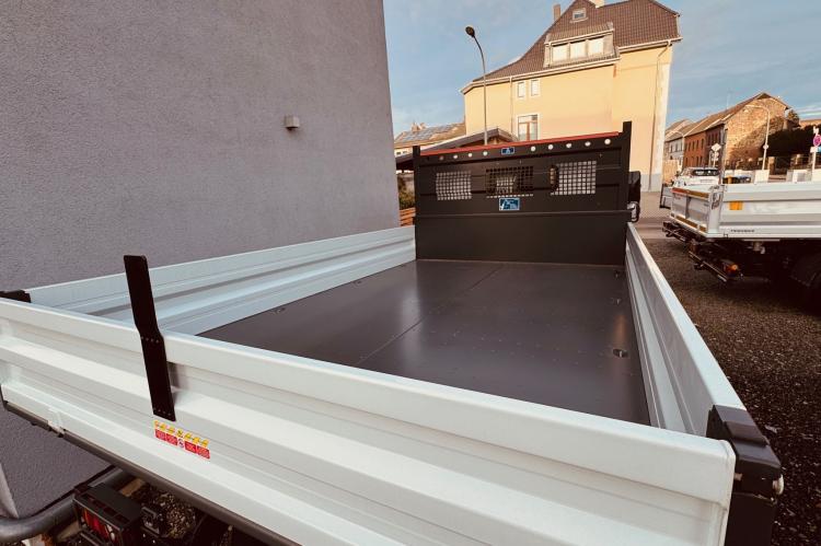 Fuso 7 C 15 mit Scattolini 3-Seitenkipper Fuso_7C15_Kipper_neu_Scattolini_07 5e0ac4