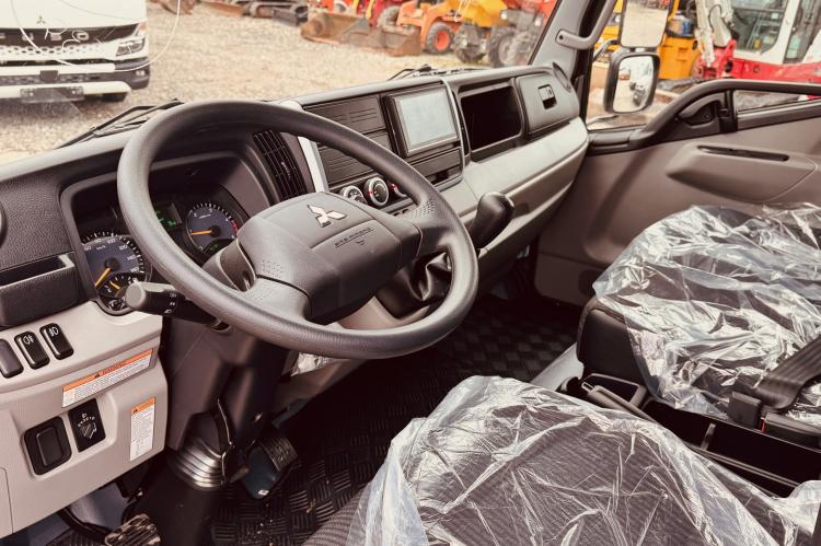 Fuso Canter 3 C 15 "Alleskönner" Hinterkipper und Werkzeugschrank Fuso_3C15_Kipper_Kiste_grau_09 969ca5