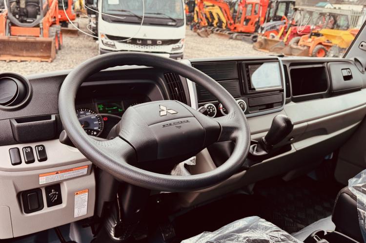 Fuso Canter 3 C 15 "Alleskönner" Hinterkipper und Werkzeugschrank Fuso_3C15_Kipper_Kiste_grau_10 10efa2