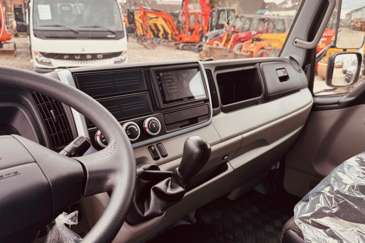 Fuso Canter 3 C 15 "Alleskönner" Hinterkipper und Werkzeugschrank Fuso_3C15_Kipper_Kiste_grau_11 cf54c7