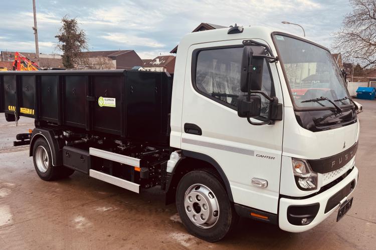 Fuso Canter 7 C 18 Abrollkipper mit HIAB Multilift XR 5 S Fuso_7C18_HIAB_Abroller_neues_Modell_03 b2fd5b