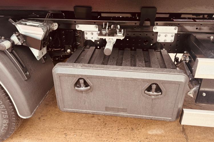 Fuso Canter 7 C 18 Abrollkipper mit HIAB Multilift XR 5 S Fuso_7C18_HIAB_Abroller_neues_Modell_08 3f08b5