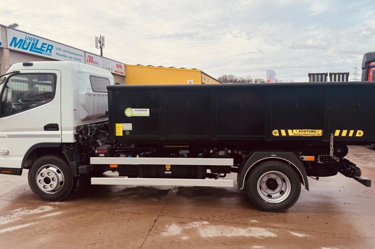 Fuso Canter 7 C 18 Abrollkipper mit HIAB Multilift XR 5 S Fuso_7C18_HIAB_Abroller_neues_Modell_09 fb6198