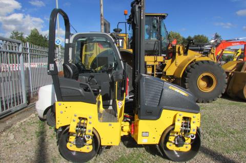 Bomag BW 90 AD-5  – Frontansicht (Bild 1)