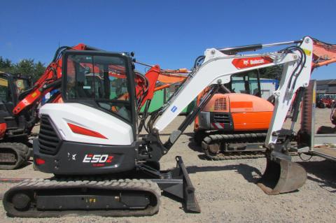 Bobcat E 50 Z  – Frontansicht (Bild 1)