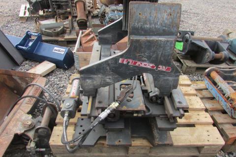 Bolzoni Fassgreifer / Rollenklammer für Stapler  – Frontansicht (Bild 1)