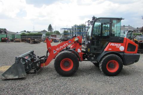 Kubota R 065 – Frontansicht (Bild 1)