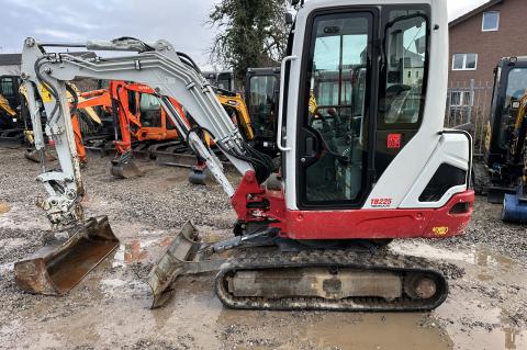 Takeuchi TB 225 V3 IMG_0472 570506