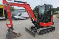 Kubota KX 037-4 HI – Frontansicht (Bild 1)