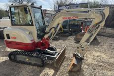Takeuchi TB 230 V3 IMG_1232 31f604
