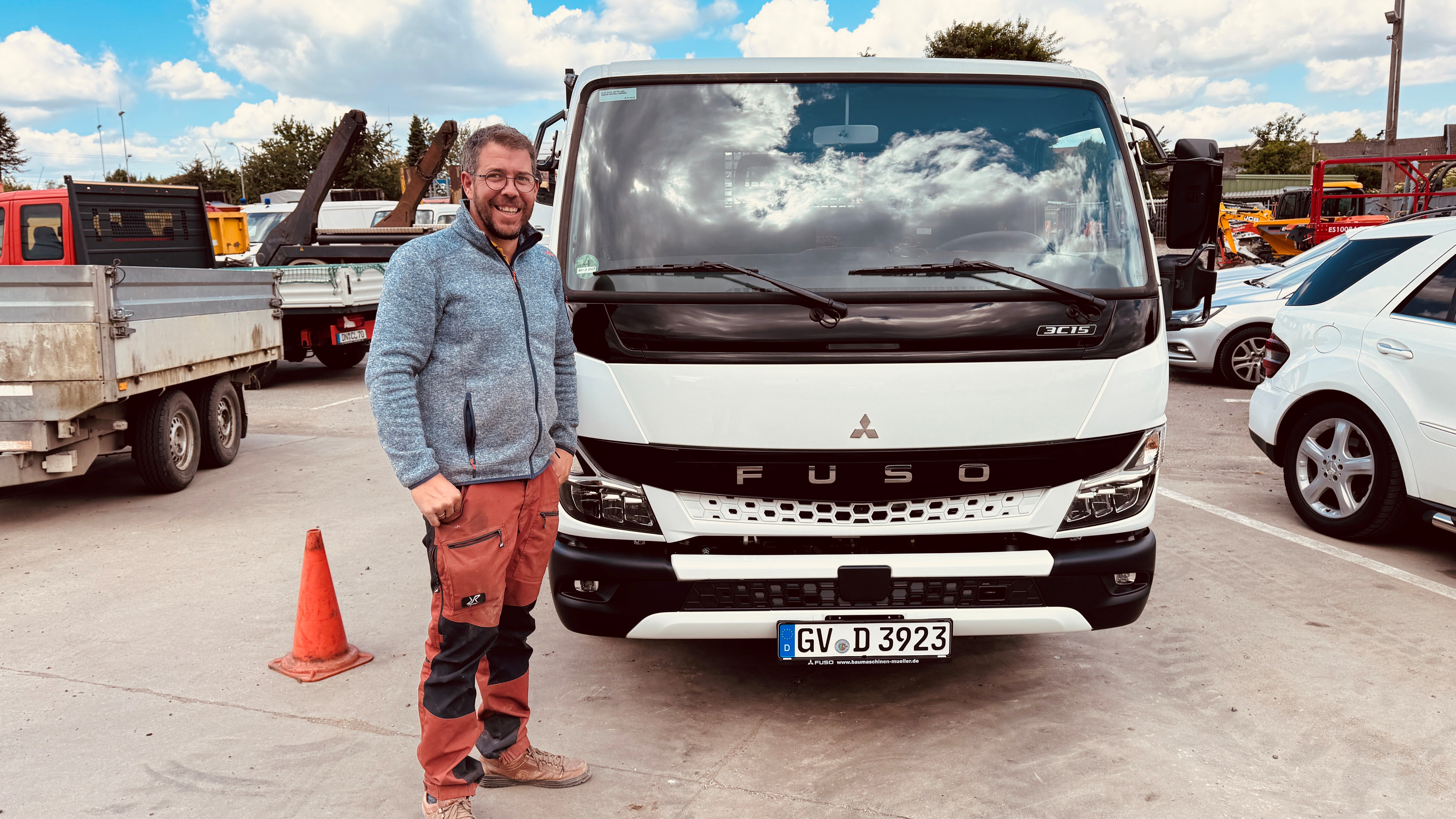 FUSO Canter mit Scattolini Dreiseitenkipper